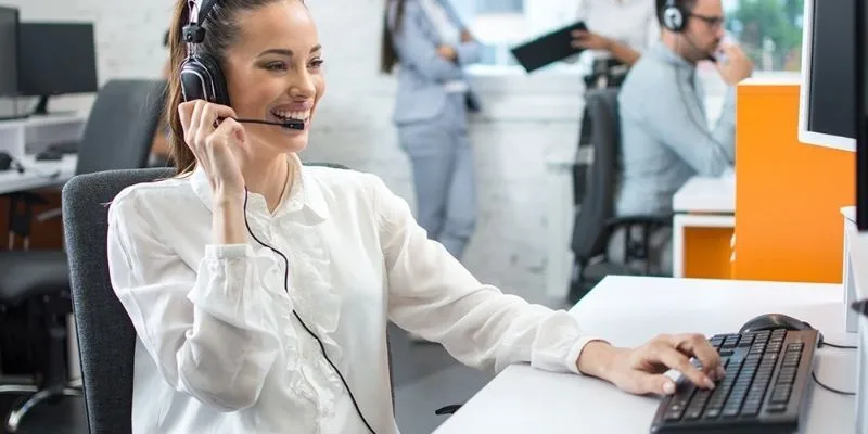 Phương thức liên lạc qua số Hotline